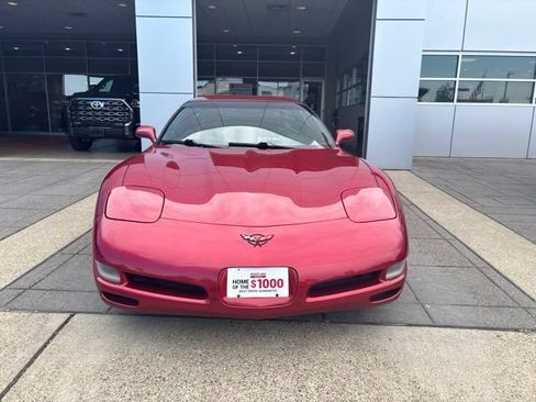 Used 2000 Chevrolet Corvette Coupe w/ Memory Pkg RWD image 2