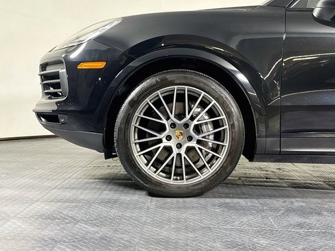 Certified 2023 Porsche Cayenne Platinum Edition AWD/4WD image 59