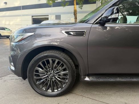 Used 2023 INFINITI QX80 Premium Select w/ All-Season Package AWD/4WD image 8