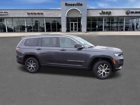 New 2025 Jeep Grand Cherokee L Limited w/ Trailer Tow Package image 2