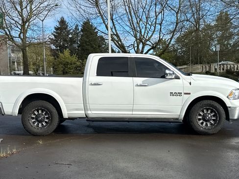 Used 2014 RAM 1500 Laramie w/ Convenience Group image 8