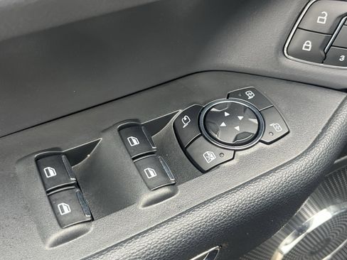 Used 2024 Ford Expedition XLT image 13