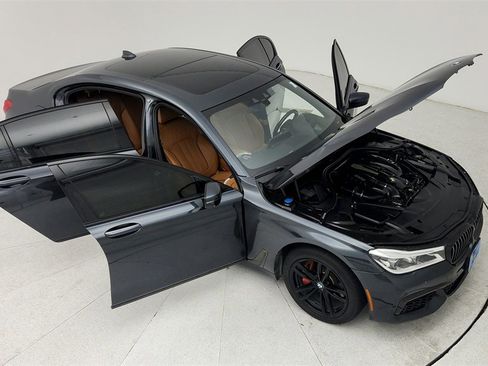 Used 2017 BMW 750i xDrive image 45