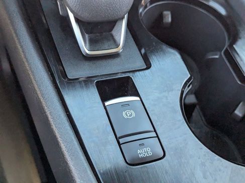 Certified 2025 Nissan Rogue SV image 26