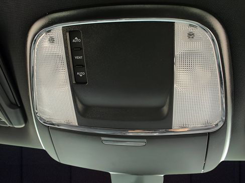 Used 2021 Dodge Charger SXT w/ Leather Interior Group image 12