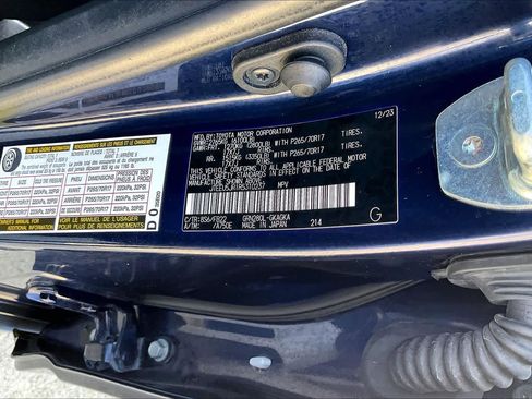 Used 2024 Toyota 4Runner SR5 image 36