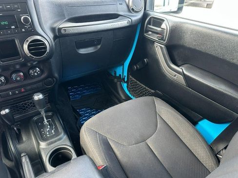 Used 2018 Jeep Wrangler Unlimited Sport w/ Connectivity Group image 14