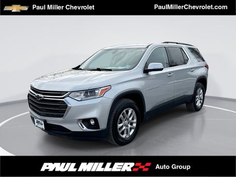 Used 2021 Chevrolet Traverse LT image 1