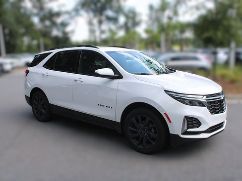 Used 2023 Chevrolet Equinox RS FWD image 15