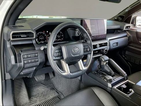 Used 2025 Toyota 4Runner Limited AWD/4WD image 14