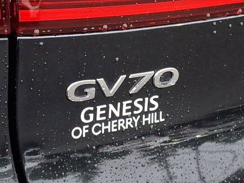Used 2022 Genesis GV70 2.5T w/ Advanced Package AWD/4WD image 30