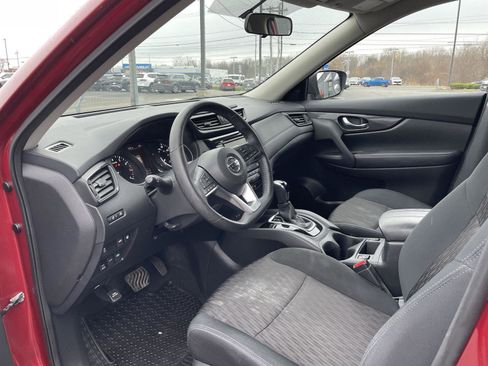 Used 2018 Nissan Rogue SV image 13