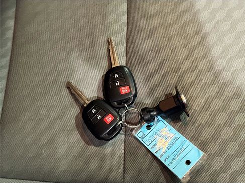 Used 2020 Toyota Tacoma SR w/ SX Package image 19