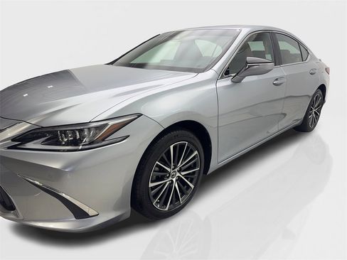 Used 2023 Lexus ES 300h w/ Premium Package image 11