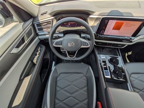 New 2026 Volkswagen Atlas Peak Edition image 16