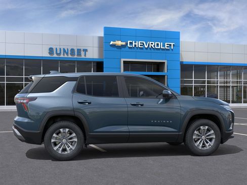 New 2026 Chevrolet Equinox LT w/ Safety and Technology Package FWD image 5