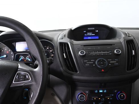 Used 2017 Ford Escape SE image 16