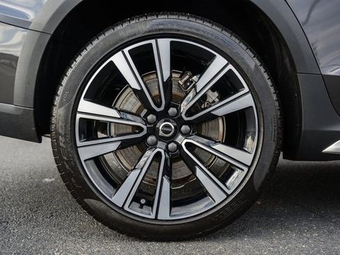 Used 2024 Volvo V60 B5 Cross Country Ultimate w/ Protection Package Premier image 20