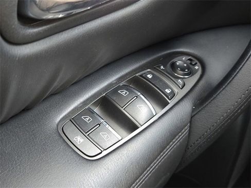 Used 2023 Nissan Armada SL image 22