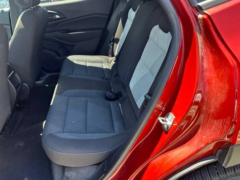 Used 2024 Chevrolet Trax RS w/ Sunroof Package FWD image 16
