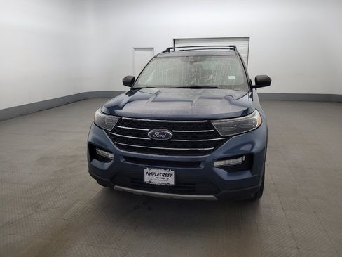 Used 2020 Ford Explorer XLT w/ Equipment Group 202A AWD/4WD image 15
