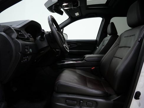 Used 2024 Honda Ridgeline Black Edition image 11