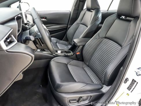 Used 2026 Toyota Corolla XSE FWD image 13