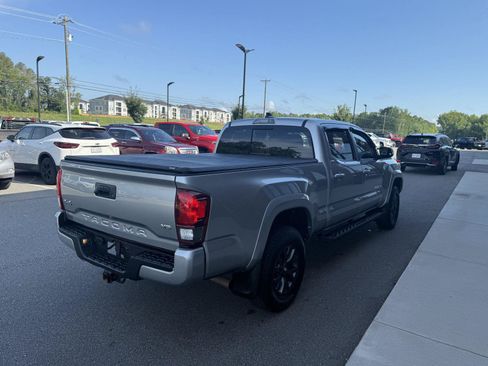 Used 2023 Toyota Tacoma SR5 w/ Technology Package AWD/4WD image 6