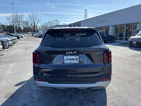 New 2026 Kia Sorento LX image 6
