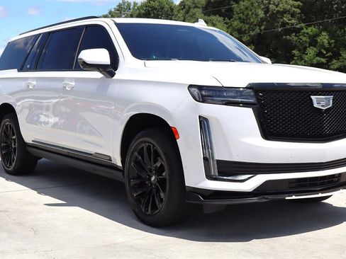 Used 2021 Cadillac Escalade ESV Sport Platinum w/ LPO, ONYX Package AWD/4WD image 13