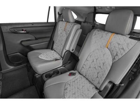 Used 2023 Toyota Highlander Bronze Edition AWD/4WD image 13