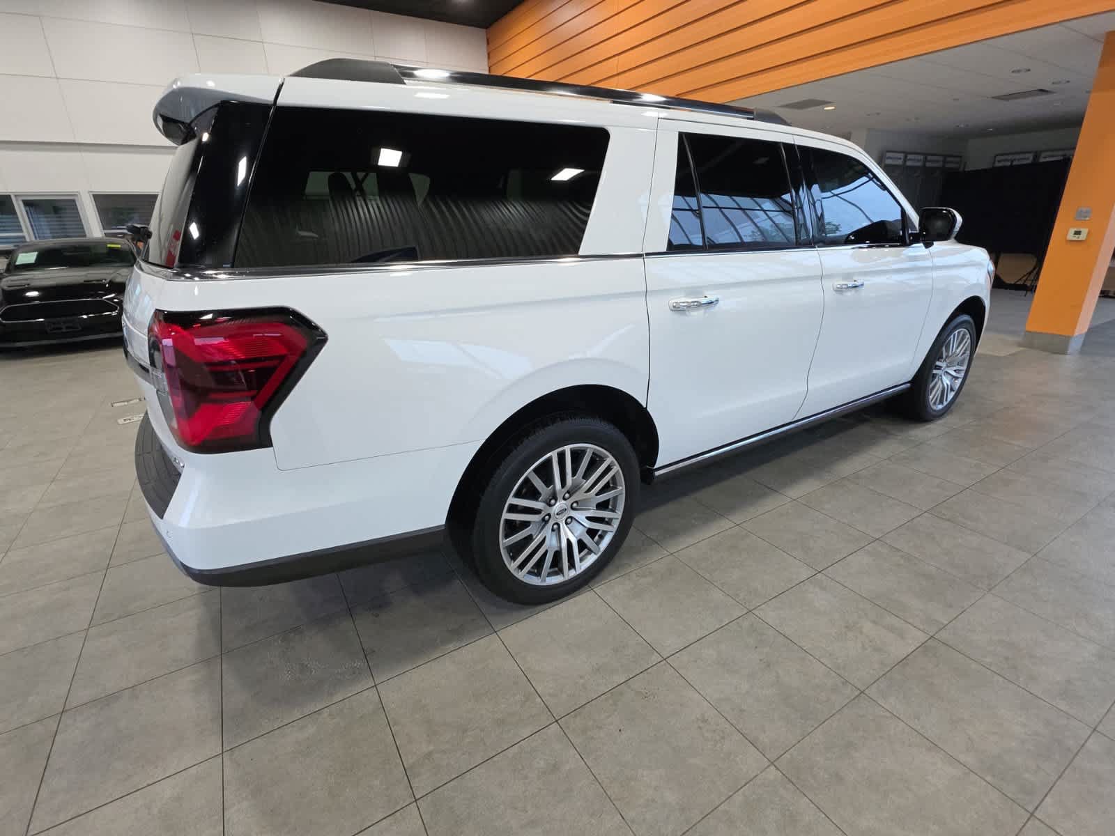 Used 2023 Ford Expedition Max Limited AWD/4WD image 7