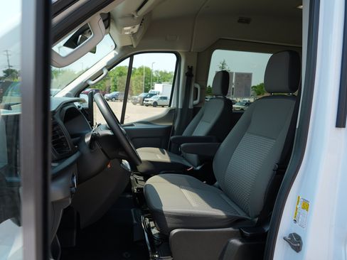 Used 2024 Ford Transit 350 XLT RWD image 27