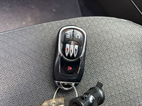Used 2025 Buick Encore GX Preferred FWD image 23