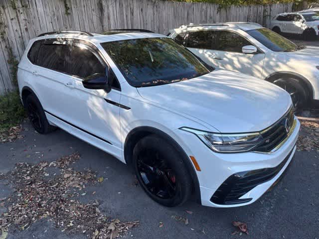 Used 2023 Volkswagen Tiguan SE R-Line AWD/4WD image 3