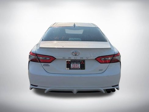 Used 2019 Toyota Camry SE FWD image 4