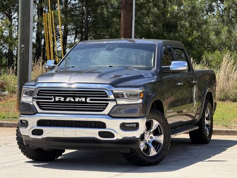 Used 2019 RAM 1500 Laramie AWD/4WD image 1