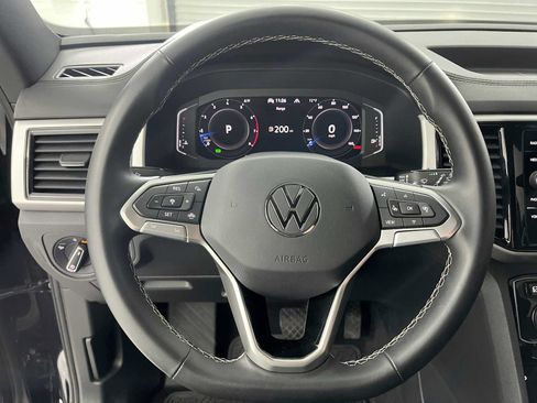 Used 2022 Volkswagen Atlas Cross Sport SE w/ Black Wheel Package AWD/4WD image 17