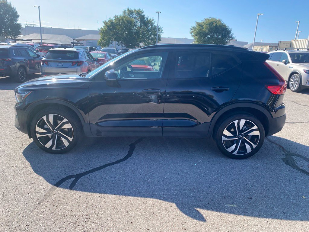 Used 2024 Volvo XC40 B5 Ultimate w/ Protection Package Premier AWD/4WD image 8