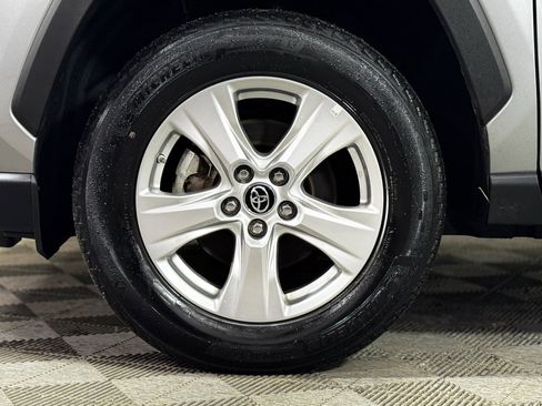 Used 2020 Toyota RAV4 LE image 2