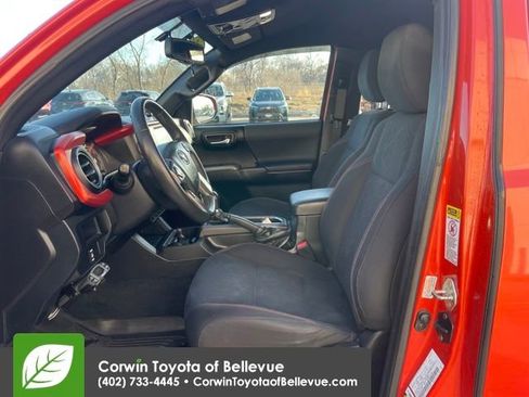 Used 2017 Toyota Tacoma TRD Off-Road image 9