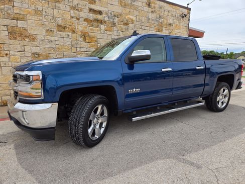 Used 2017 Chevrolet Silverado 1500 LT w/ Texas Edition RWD image 2