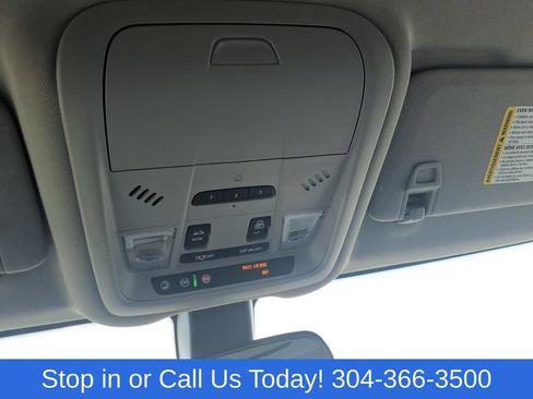 Used 2018 Chevrolet Equinox LT w/ Sun & Infotainment Package AWD/4WD image 21