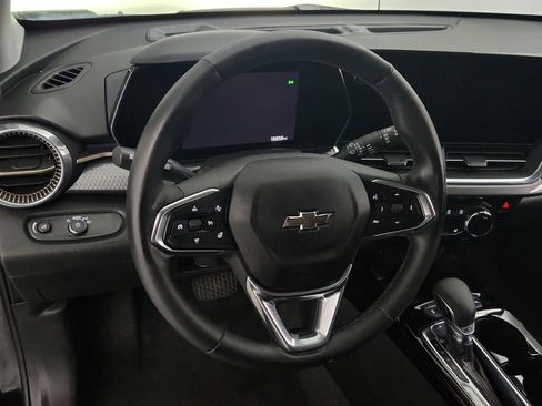 Used 2025 Chevrolet Trax ACTIV w/ Driver Confidence Package FWD image 13