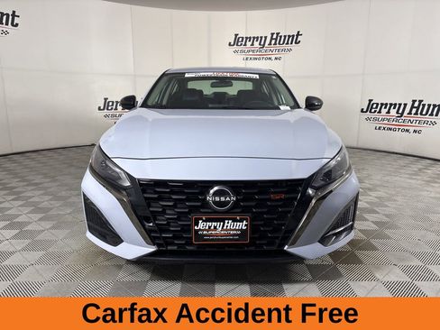 Used 2024 Nissan Altima 2.5 SR AWD/4WD image 3