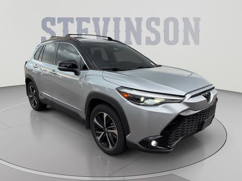 Used 2023 Toyota Corolla Cross AWD Hybrid w/ Convenience Package image 7