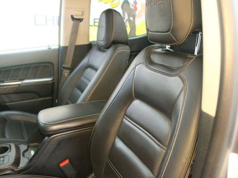 Used 2022 GMC Canyon Denali image 17