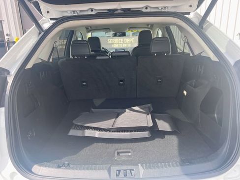 Used 2023 Ford Edge SEL w/ Convenience Package image 9