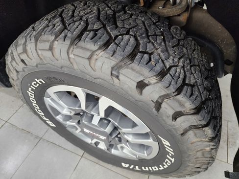 Used 2022 GMC Sierra 2500 SLE image 3