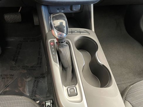 Used 2025 Buick Envista Preferred image 40